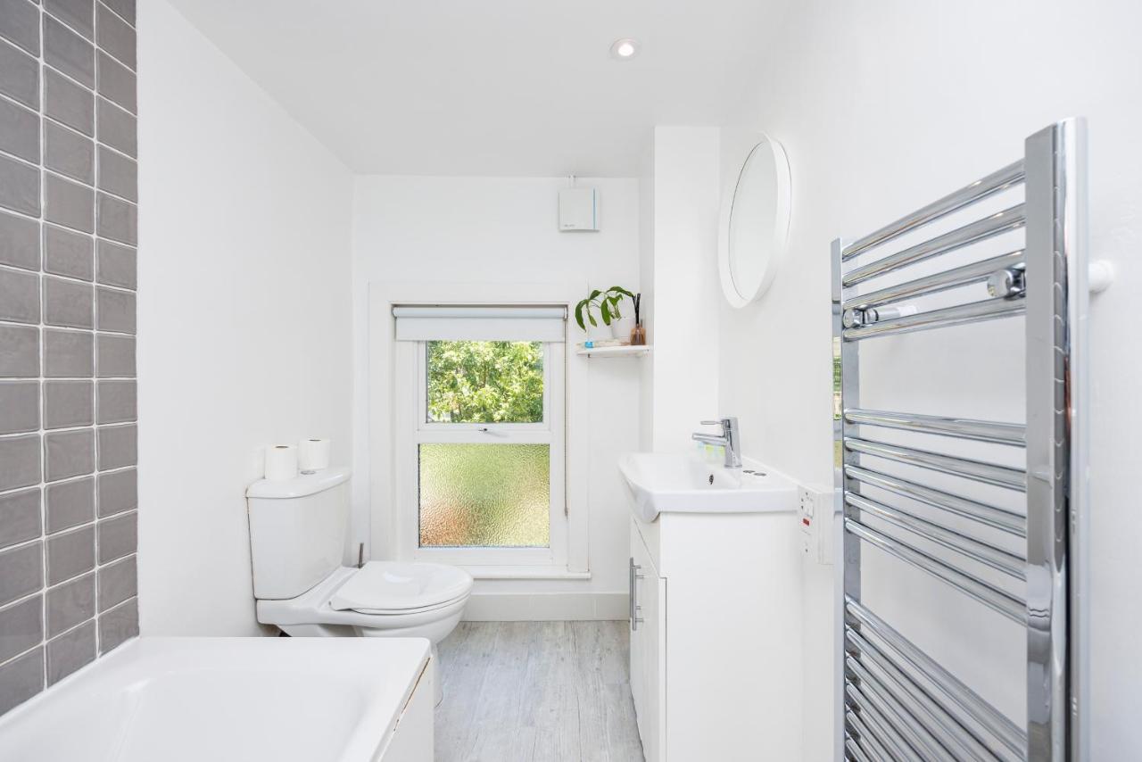 Welcomestay Colliers Wood Two Bed Apartment - Home Away From Home London Exterior photo